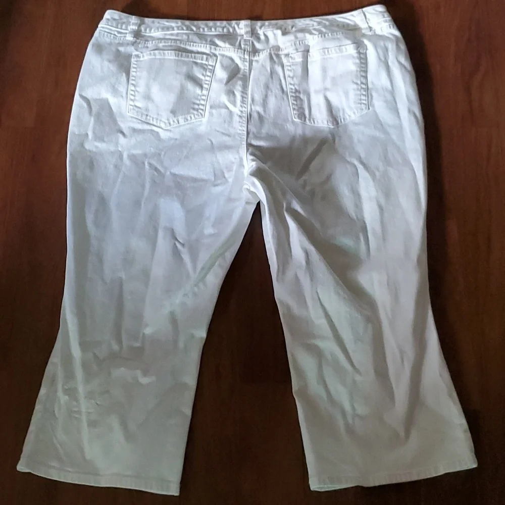 Apt. 9 Cropped Flare Women's White Jean Pants - Size 24W - Picture 3 of 10
